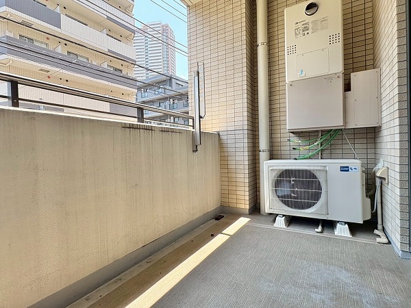 ザ・ヒルズ市谷薬王寺_バルコニー左からの写真