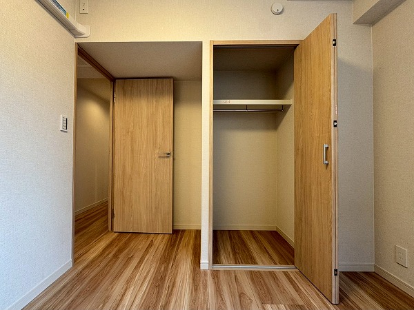 グランドメゾン戸山_約4帖の洋室の写真1