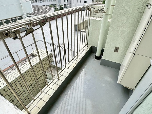 グランドメゾン戸山_西向きのバルコニーの写真