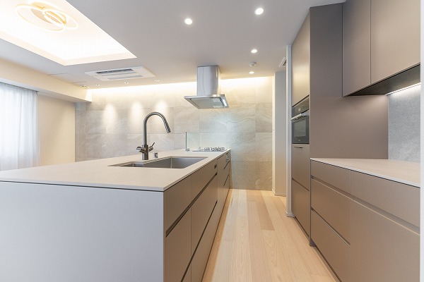 ザ・パークハウスグラン南青山_お洒落なキッチンの写真