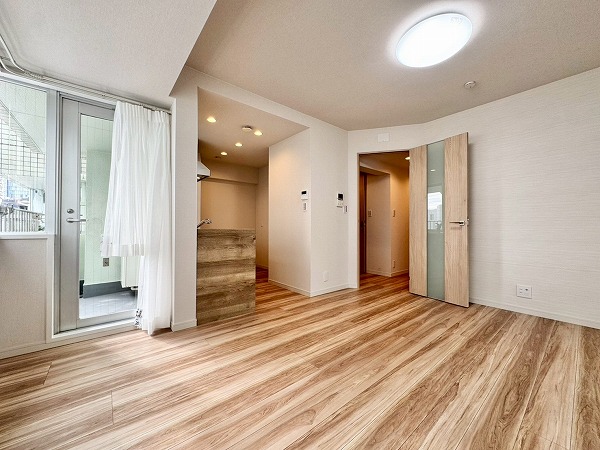 グランドメゾン戸山_日当たり良好なリビングダイニングキッチンの写真