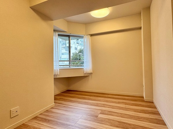 グランドメゾン戸山_約4帖の洋室の写真2