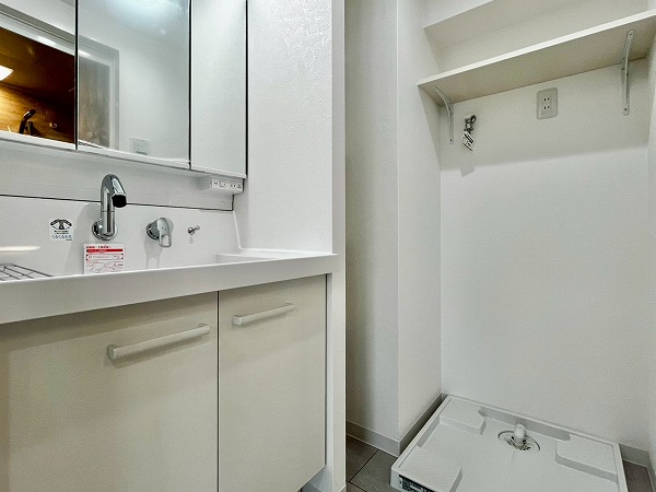 目黒ハイツ_清潔感のあるパウダールームの写真