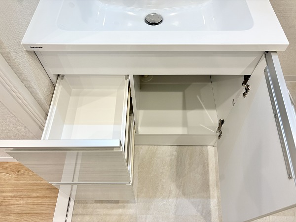 ドミール烏山_洗面下の収納の写真