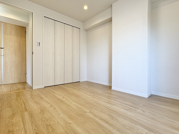 ドミール烏山_南向きの洋室の写真