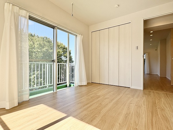 ドミール烏山_風が通る洋室の写真