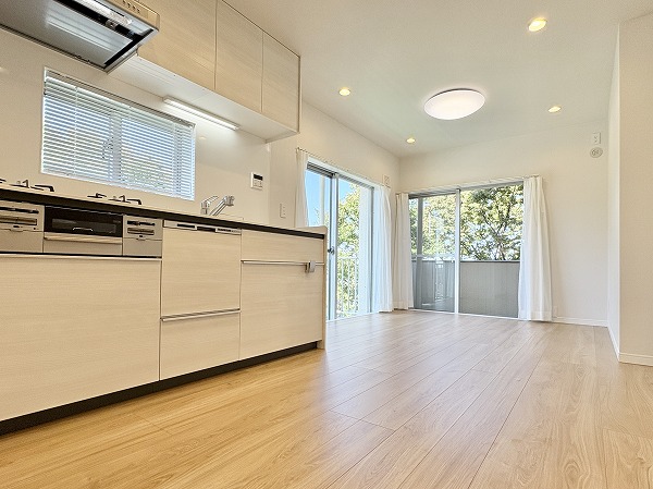 ドミール烏山_南向きのメインルームの写真