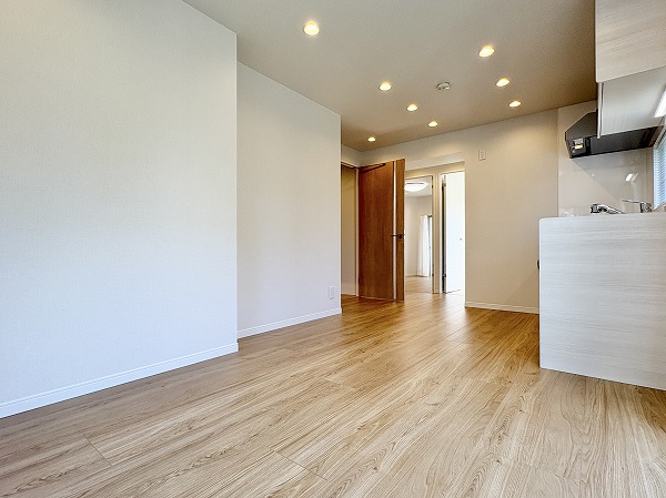 ドミール烏山_リノベされたメインルームの写真