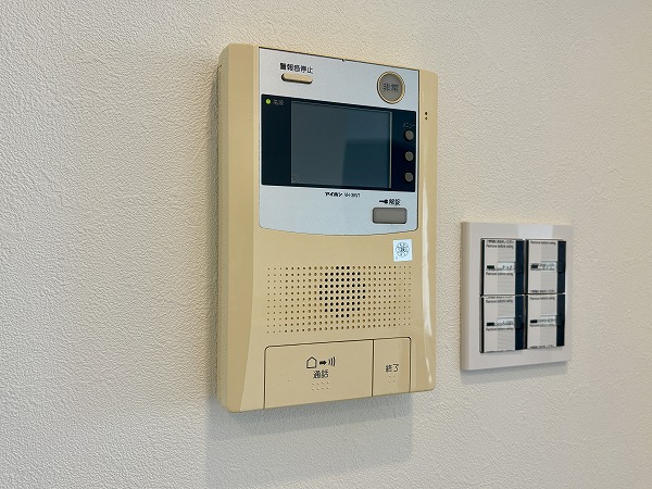 朝日プラザ旗の台_モニター付きインターホンの写真 