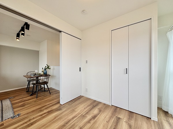 朝日プラザ旗の台_LDKに隣接した寝室の写真 