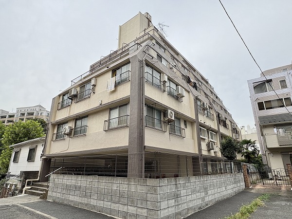 高輪マンション 外観 右側から
