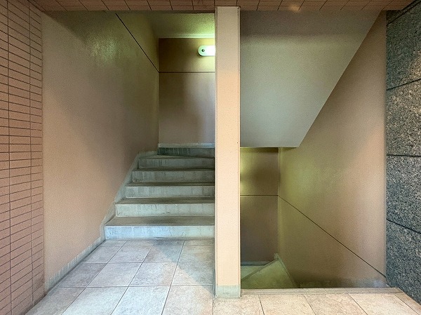 池田山第一マンションズ 共用階段