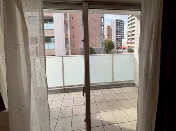 ライオンズアイル渋谷松濤_大きな窓の写真