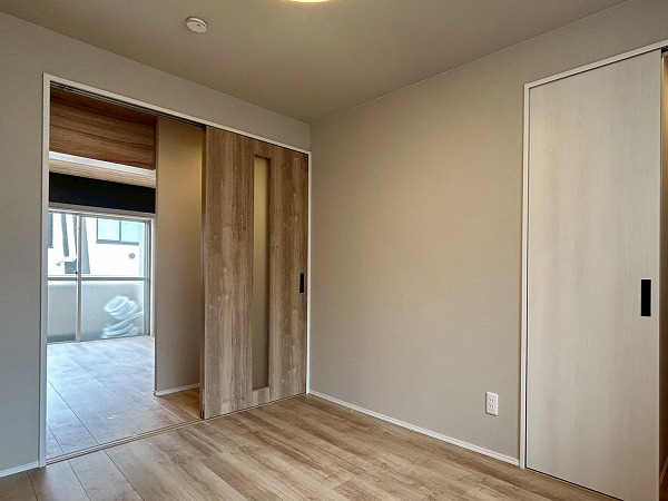 エスカイア高田馬場_WICのある洋室の写真