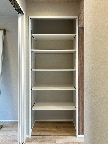 エスカイア高田馬場_収納棚の写真