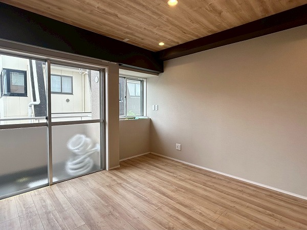 エスカイア高田馬場_木目調が映えるLDKの写真