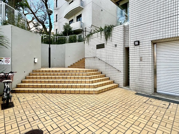 イースタンホームズ若林 アプローチ