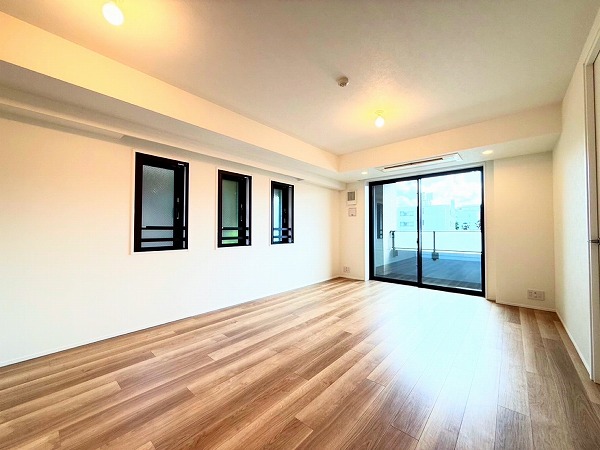 ジオ南青山_リビングダイニングキッチンの写真1