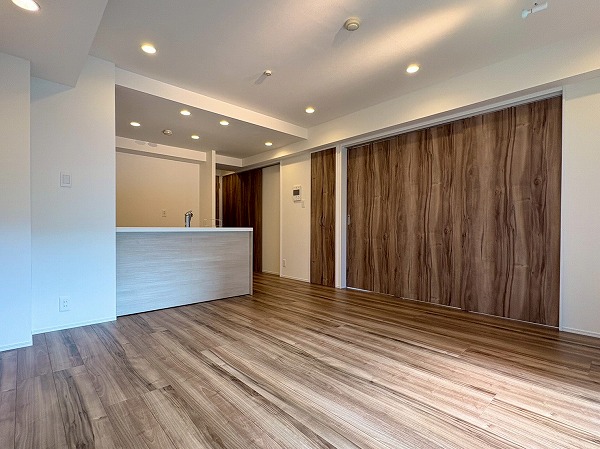 池田山第一マンションズ_明るいリビングダイニングの写真