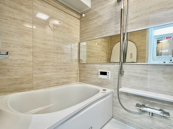 目黒ハイツ_高級感のあるバスルームの写真