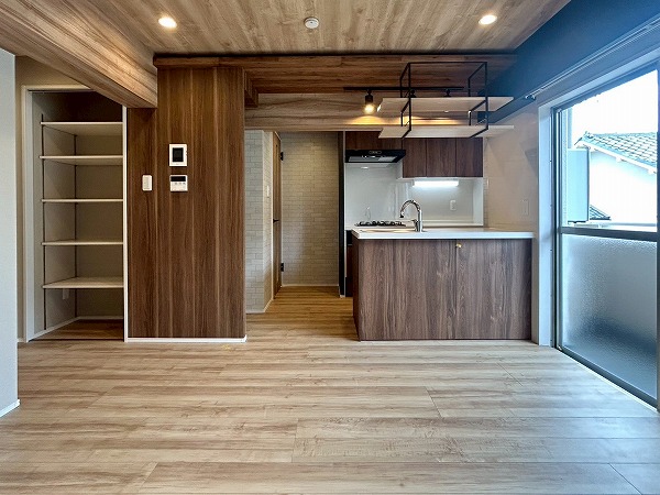 エスカイア高田馬場_木目調で温かみのあるLDKの写真