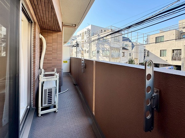 スタジオエアー白金_西向きのバルコニーの写真1