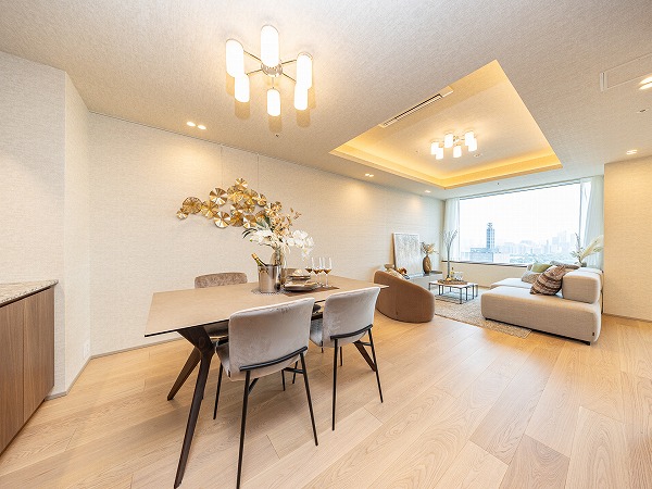 ラ・トゥール千代田_広々としたリビングダイニングキッチンの写真 