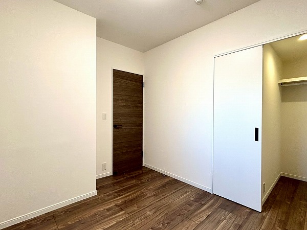 グリーンコート西荻窪_ウォークインクローゼットのある約4.9帖の写真