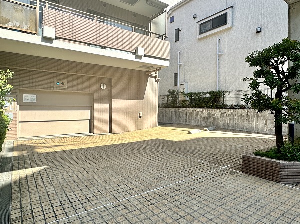 朝日マンション目黒　駐車場
