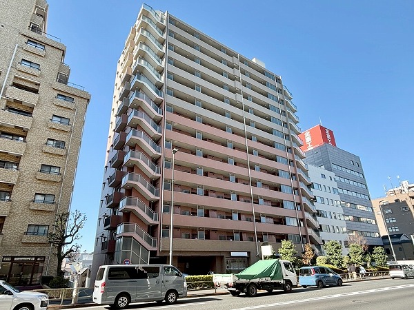 アールヴェール文京大塚公園　外観　横から