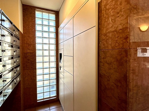 アールヴェール荻窪北　宅配ボックス