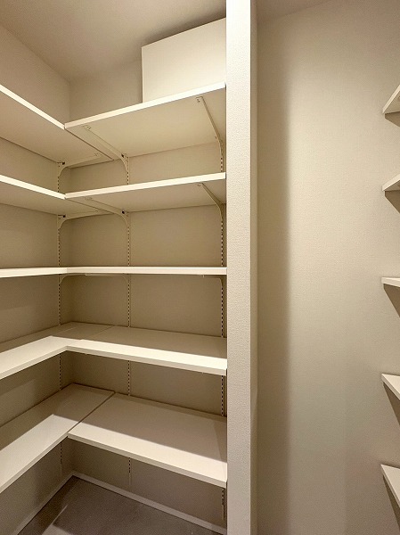 テラス渋谷美竹_シューズインクローゼットの写真2