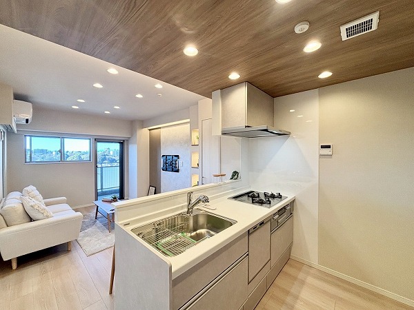 アールヴェール文京大塚公園_広々としたリビングダイニングキッチンの写真