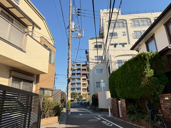 マンション近く