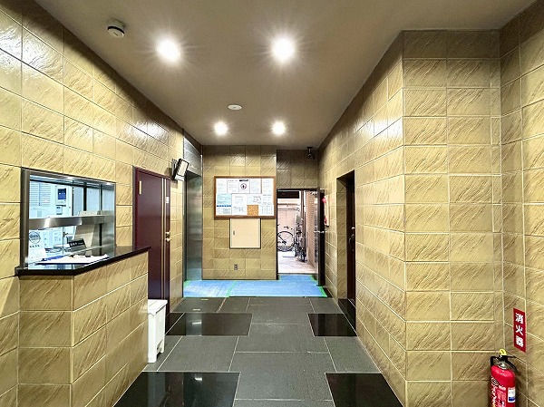 ライオンズマンション新宿東公園　エントランスホール