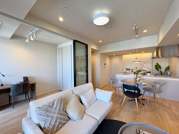 テラス渋谷美竹_リビングダイニングキッチンの写真1