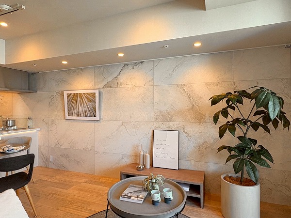 テラス渋谷美竹_広々としたリビングダイニングキッチンの写真2