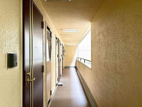 ライオンズマンション新宿東公園　外廊下