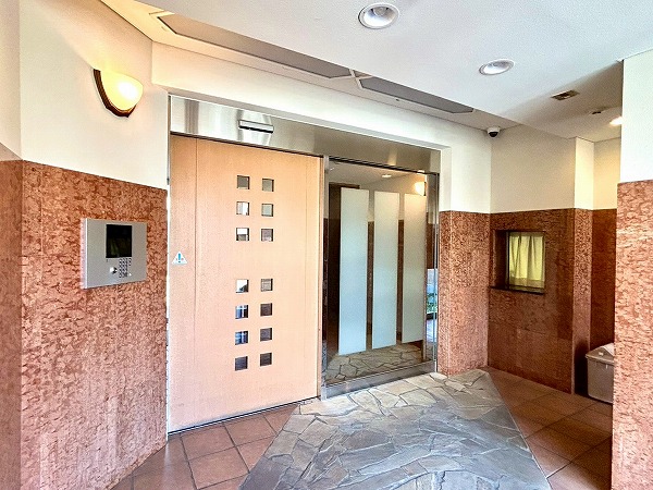 アールヴェール荻窪北　エントランス