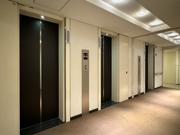 カテリーナ三田タワースイート エレベーターホール