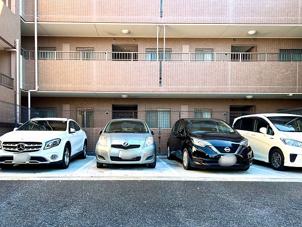 アールヴェール荻窪北　駐車場