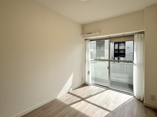 ハイネス目黒_洋室の写真