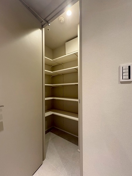 テラス渋谷美竹_シューズインクローゼットの写真1