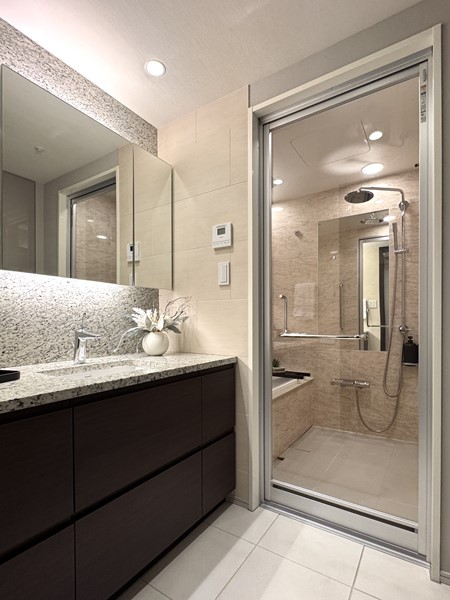 グランスイート広尾_洗面室の写真