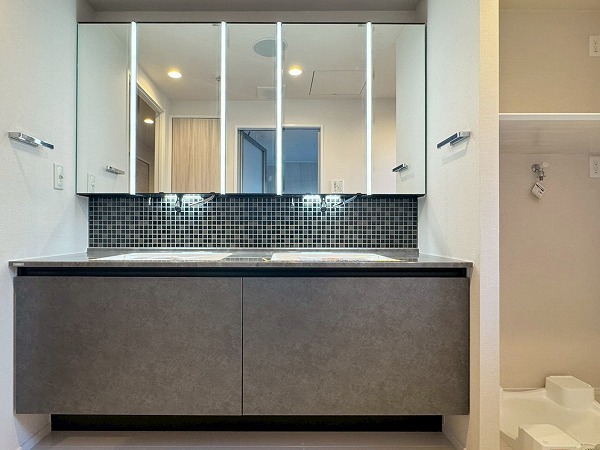 パークコート山王_清潔感がある洗面の写真