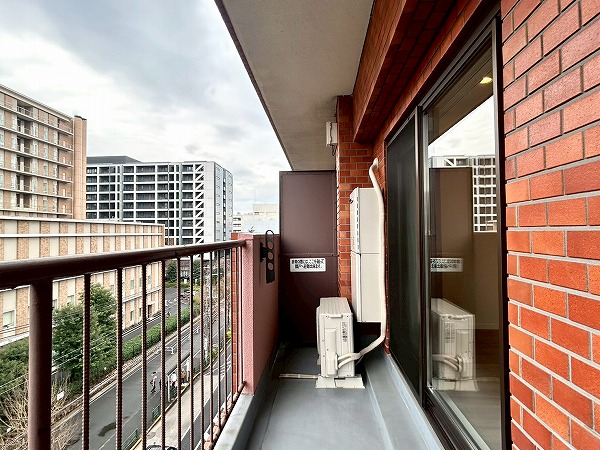 中野ダイヤハイツ_明るいバルコニーの写真