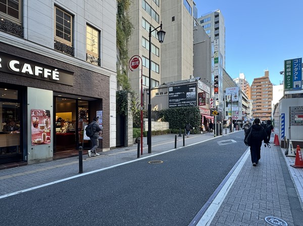 三田駅前の通り