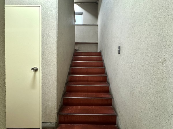 ル・シック大森南 内階段