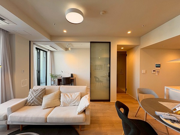 テラス渋谷美竹_お洒落なリビングダイニングキッチンの写真1