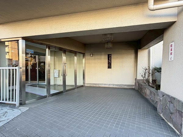 豊栄平町マンション アプローチ